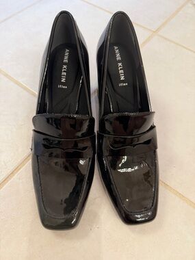 Anne Klein Black Patent Square-Toe iflex Loafers, NWOT, 9